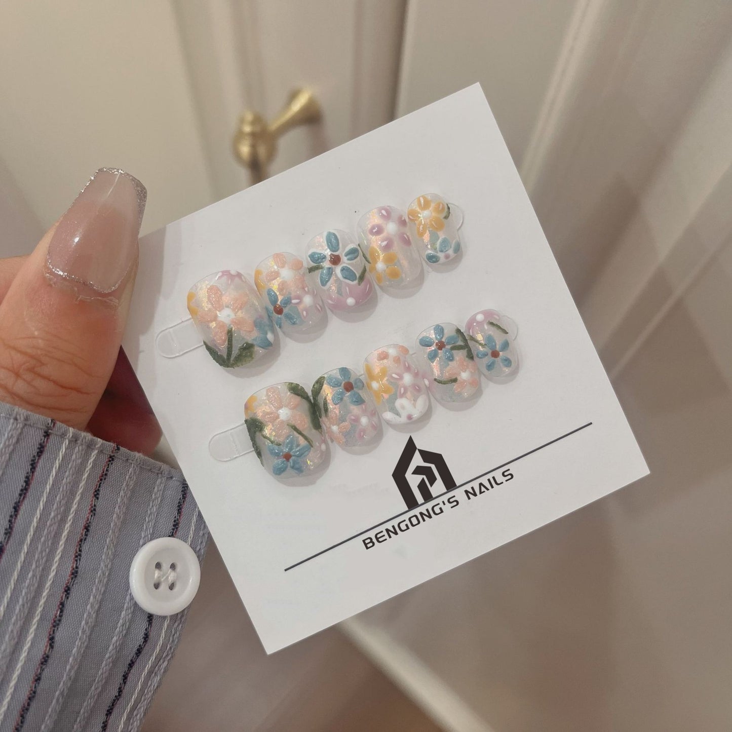 Painted Posies | Ultra-Short Round | Removable and Reusable | Free Tool Kit Included