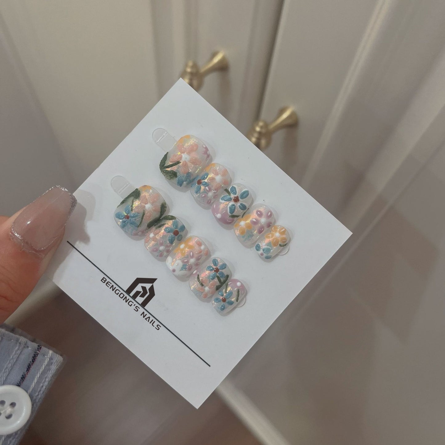 Painted Posies | Ultra-Short Round | Removable and Reusable | Free Tool Kit Included