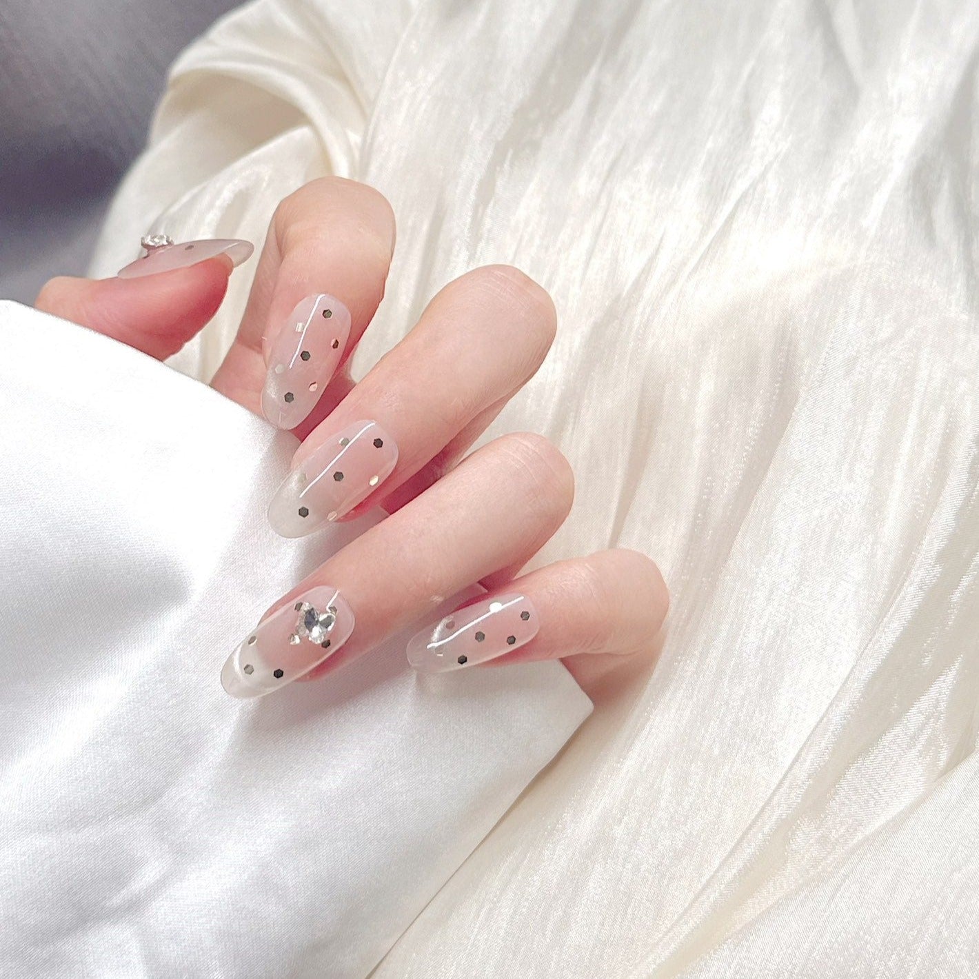 Cat's eye Short Oval Polka Dot Rhinestone Handmade Press On Nails | Removable & Reusable | Free Tool Kit Included