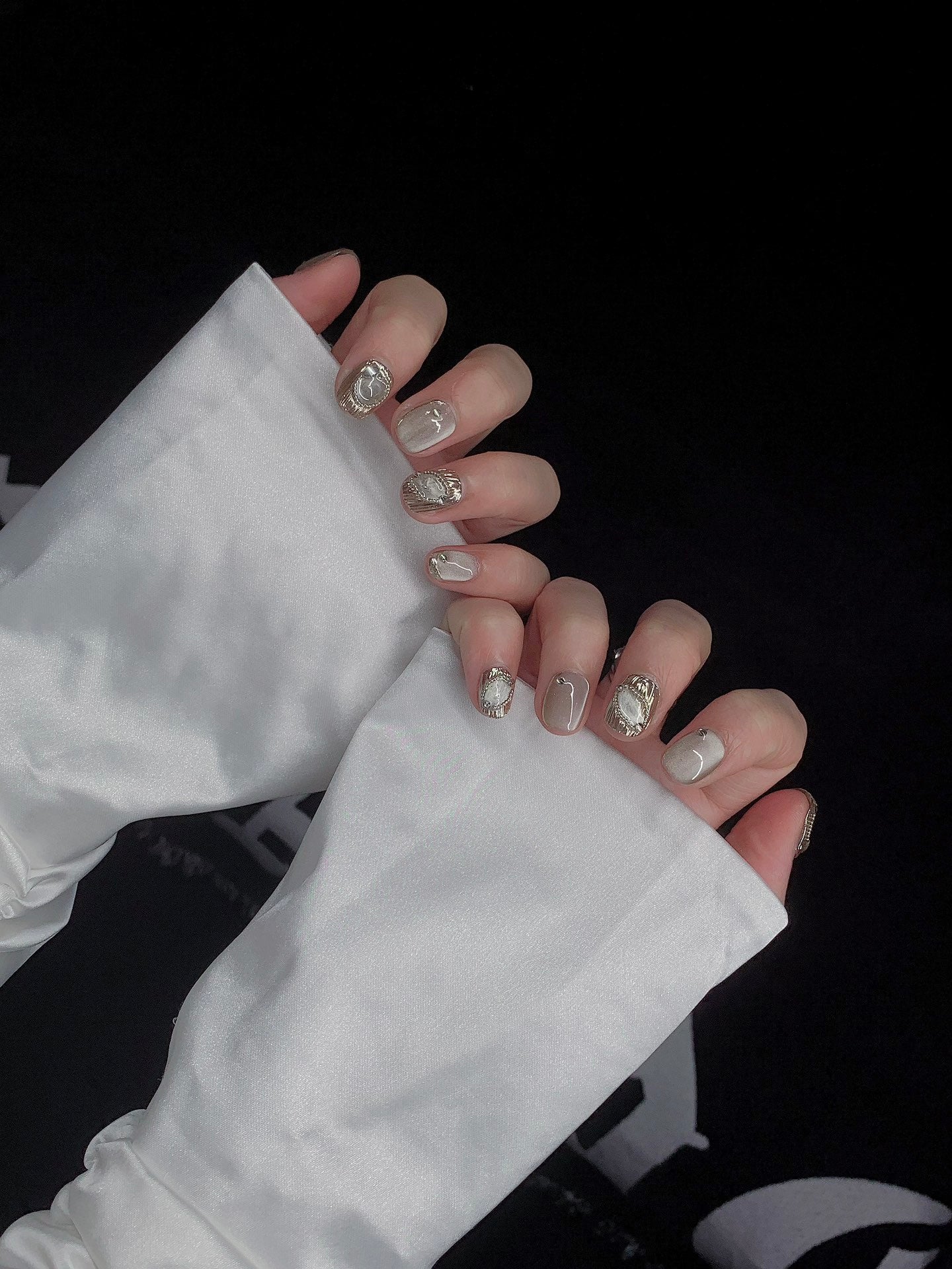 Ultra Short Square-Round Glass Bead Cat Eye & Bucciarati Handmade Press-On Nails | Removable & Reusable | Free Tool Kit Included