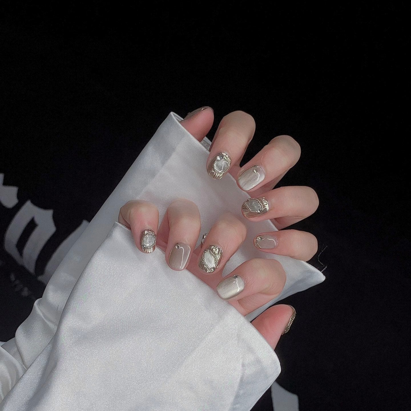 Ultra Short Square-Round Glass Bead Cat Eye & Bucciarati Handmade Press-On Nails | Removable & Reusable | Free Tool Kit Included