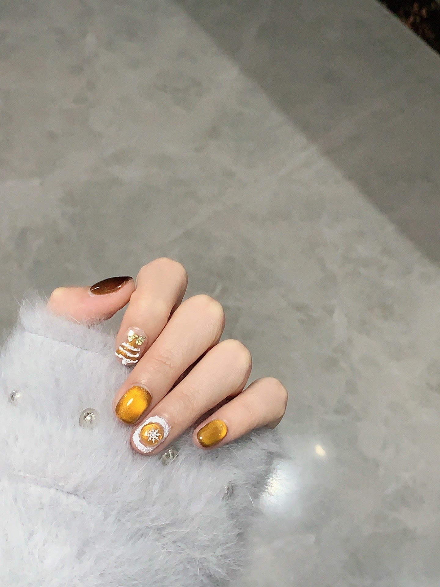 Ultra-Short Round Gold Cat Eye & White Hand-Painted Christmas Tree and Snowflakes | Handmade Press-On Nails |Removable & Reusable with Free Tool Kit