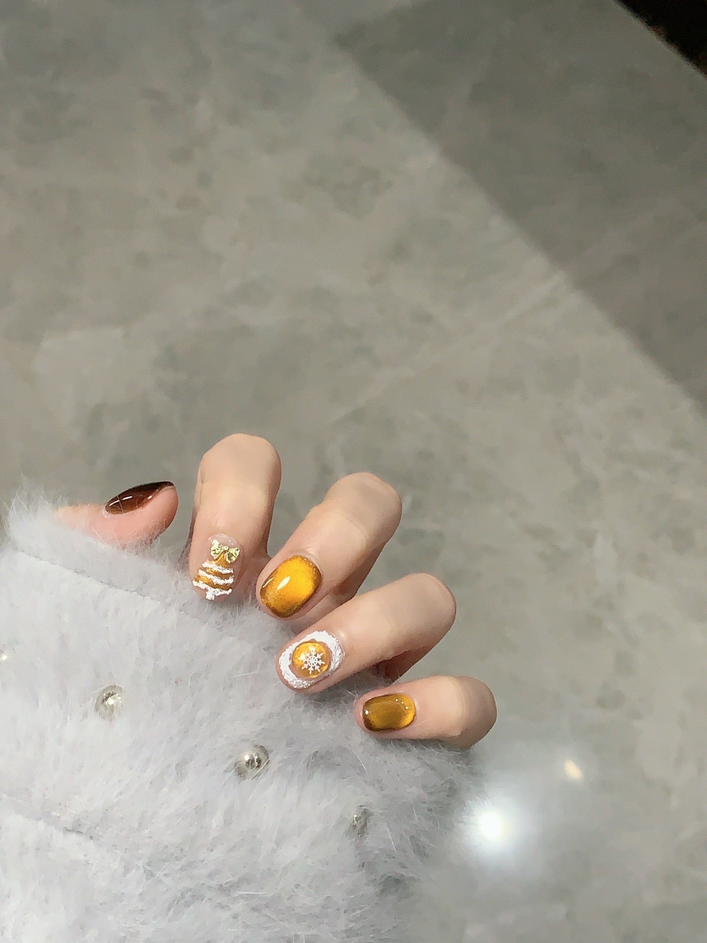 Ultra-Short Round Gold Cat Eye & White Hand-Painted Christmas Tree and Snowflakes | Handmade Press-On Nails |Removable & Reusable with Free Tool Kit