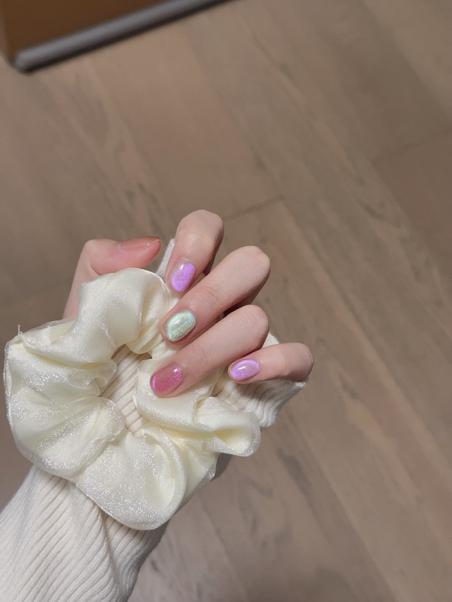 Super Short Round Seven-Color Sparkling Rainbow Cat Eye Handmade Press-On Nails | Removable & Reusable with Free Tool Kit