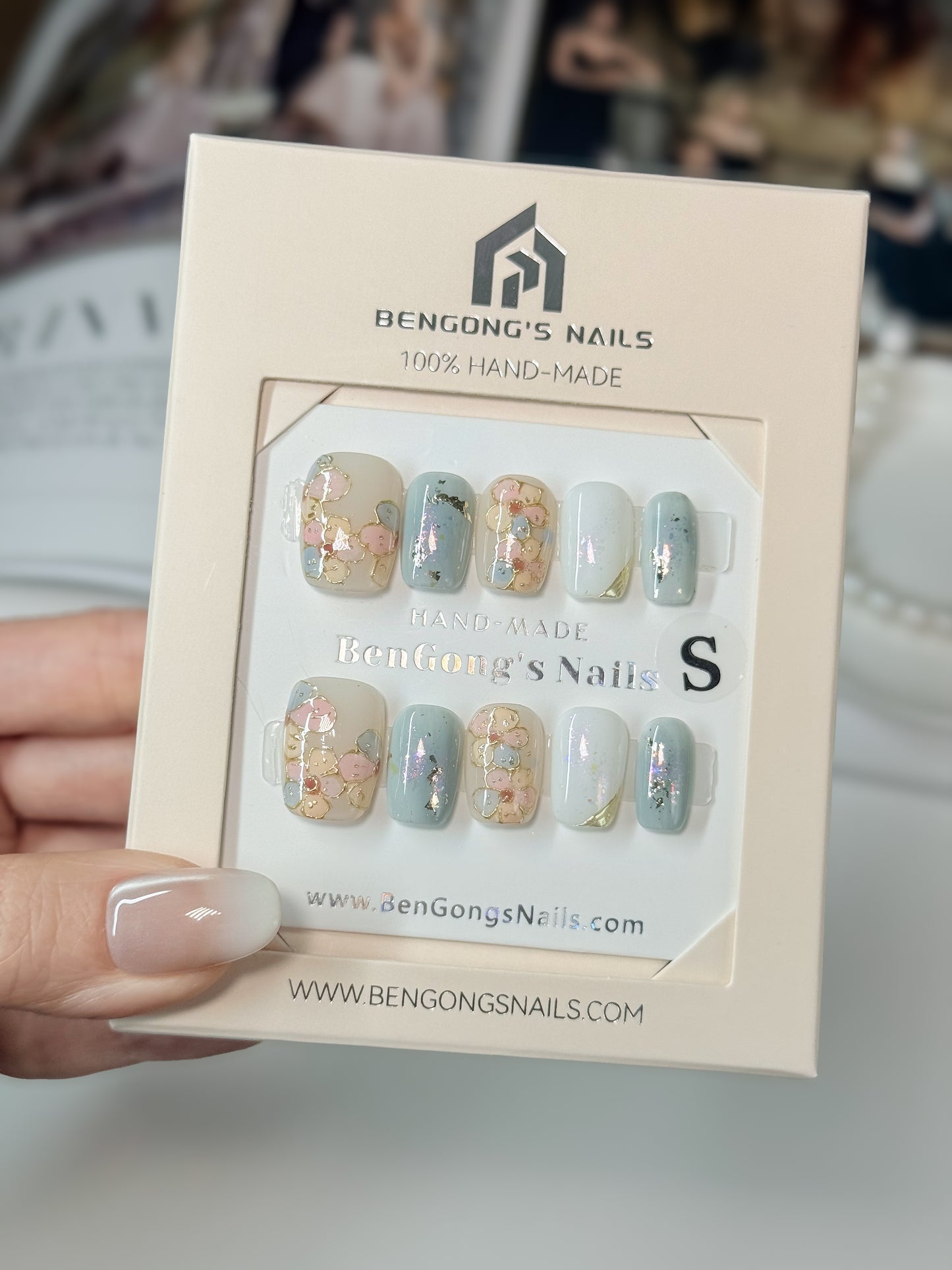 2 Nails Shapes | Floral Enamel-Effect | Handmade Press-On Nails | Removable and Reusable | Free Tool Kit Included