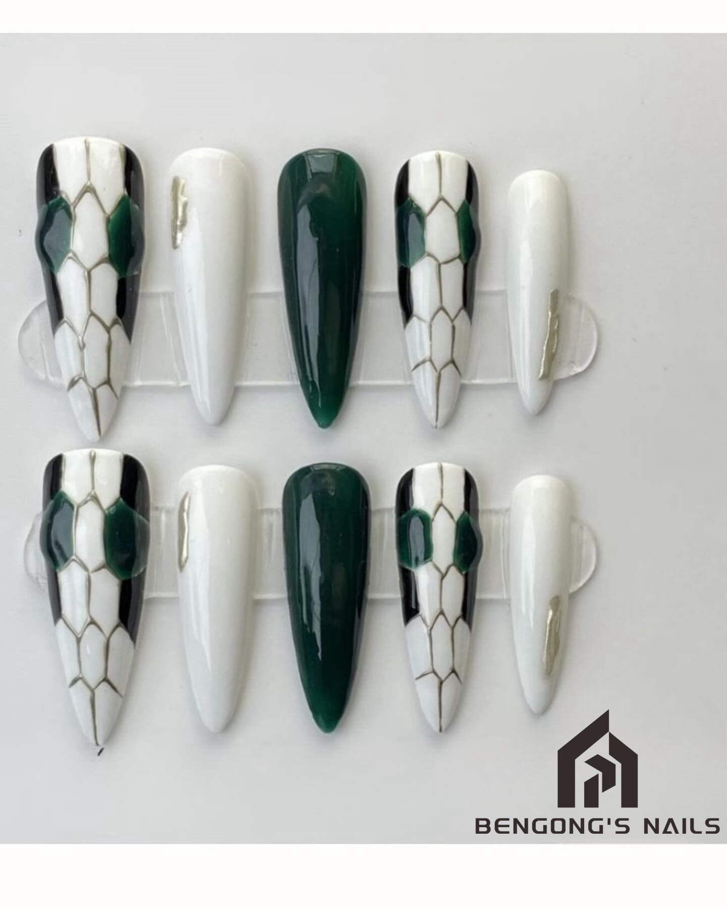 Dark Green Snake Head Press On Nails|Resuable Premium Handmade Nails|Free Tool Kit Set Included