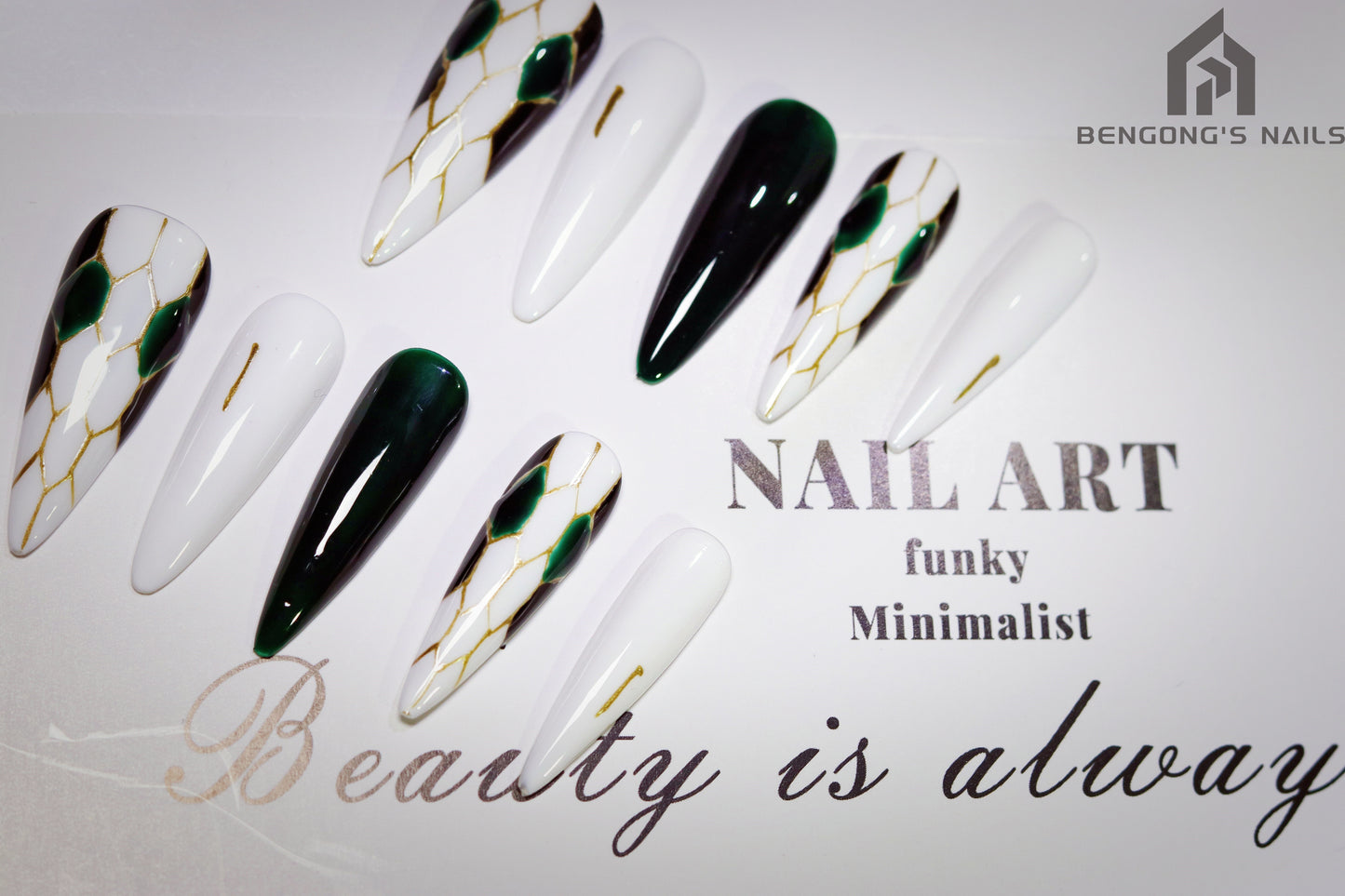 Dark Green Snake Head Press On Nails|Resuable Premium Handmade Nails|Free Tool Kit Set Included
