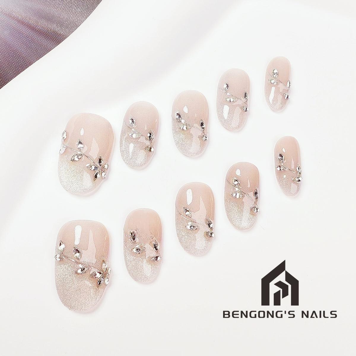 Short Oval White Cat Eye Gradient Handmade Press-On Nails – Handcrafted with Silver Branch Accents | Removable and Reusable | Free Tool Kit Included